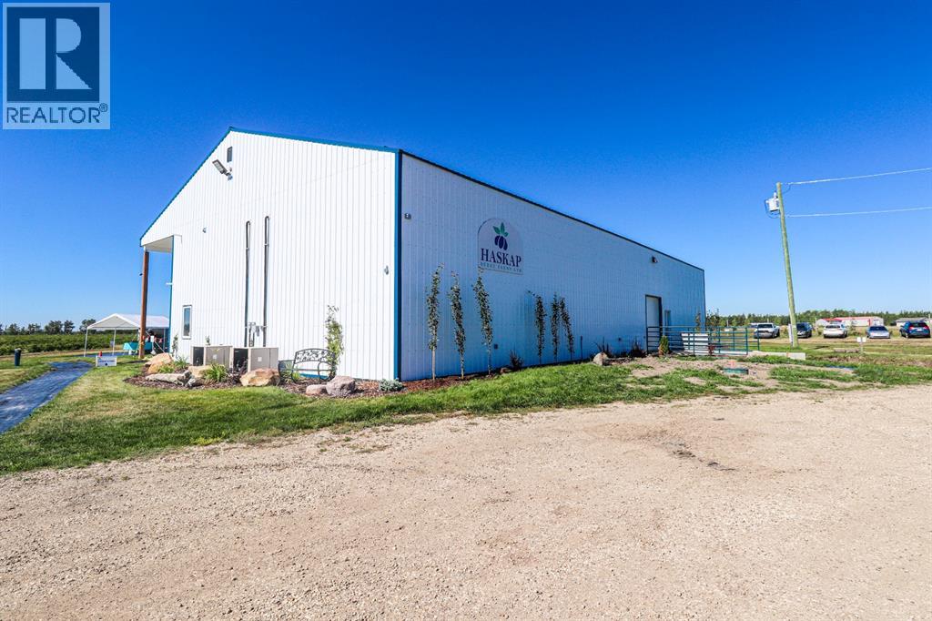 705068 82 Range Property Photo 1