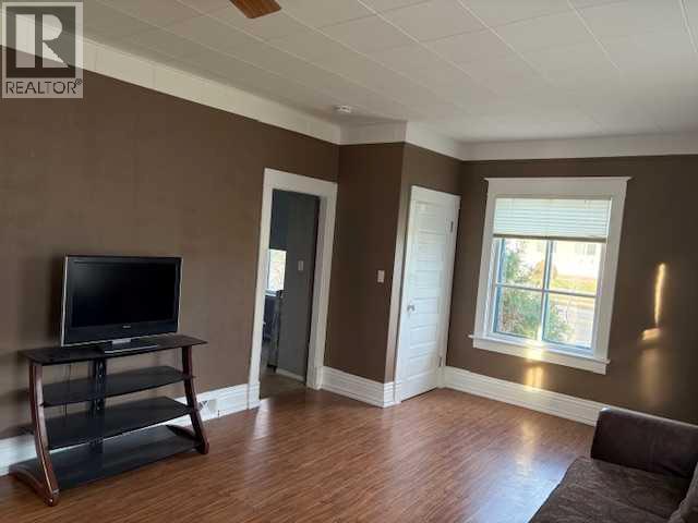 4919 49 Street Property Photo 10