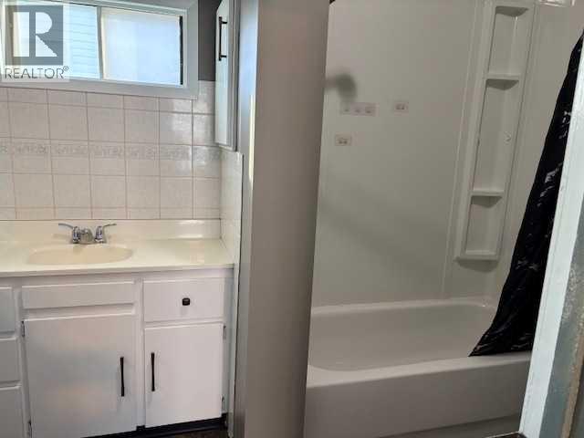 4919 49 Street Property Photo 13