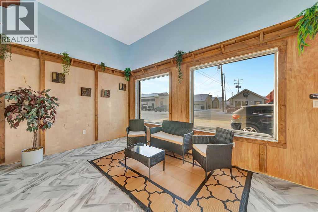 5034 51 Avenue Property Photo 6