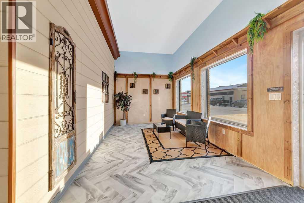 5034 51 Avenue Property Photo 7
