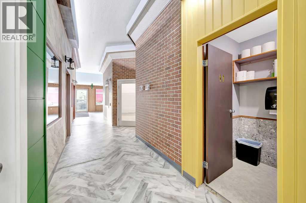 5034 51 Avenue Property Photo 35