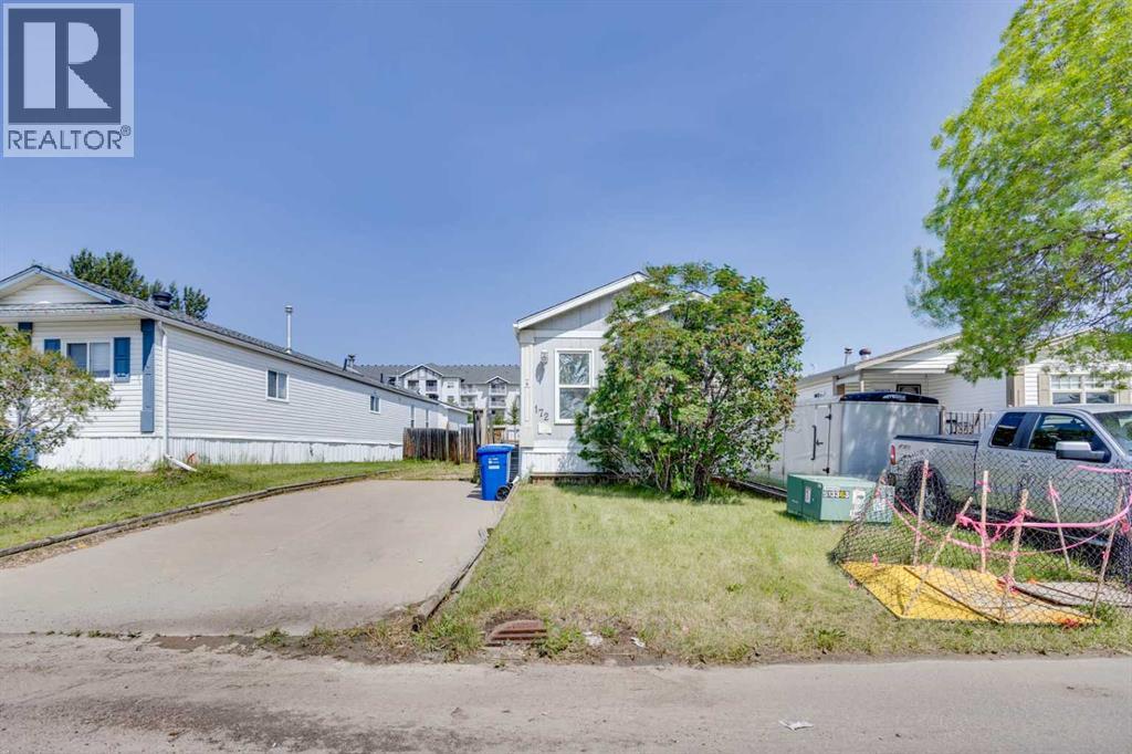 172 Clausen Crescent Property Photo 2