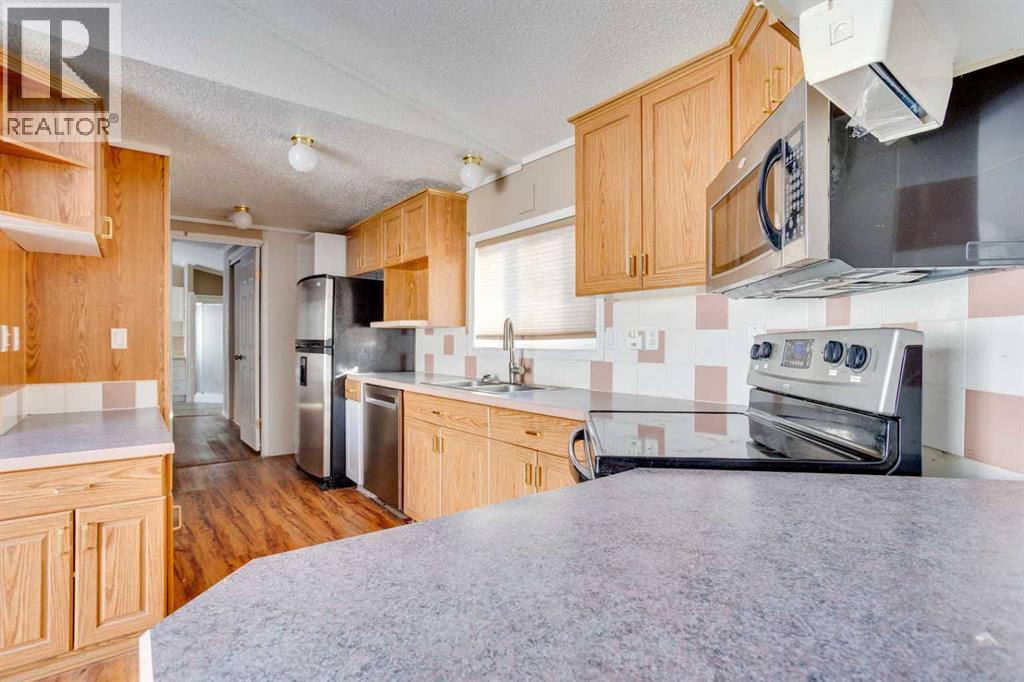 172 Clausen Crescent Property Photo 12