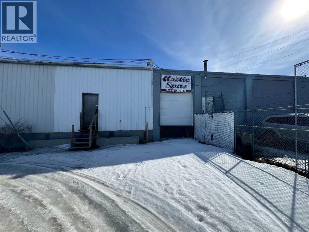 5804 50 Avenue Property Photo 2