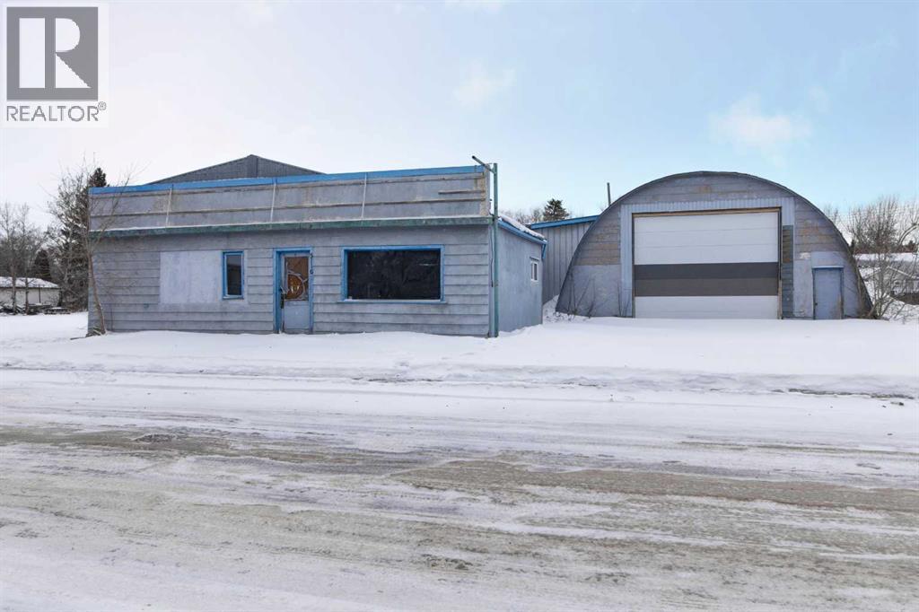5116 53 Avenue Property Photo 1