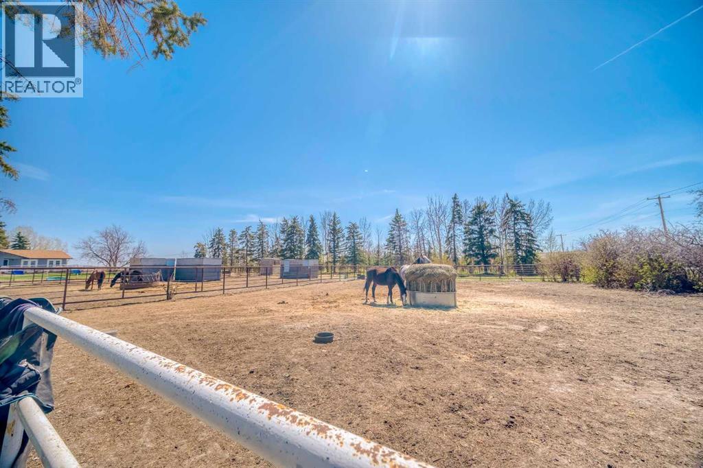 354142 48 Street E Property Photo 6