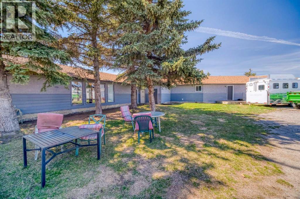 354142 48 Street E Property Photo 8