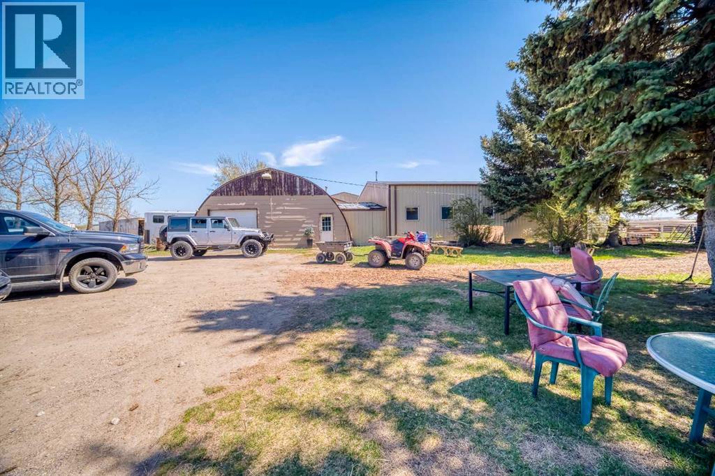 354142 48 Street E Property Photo 9