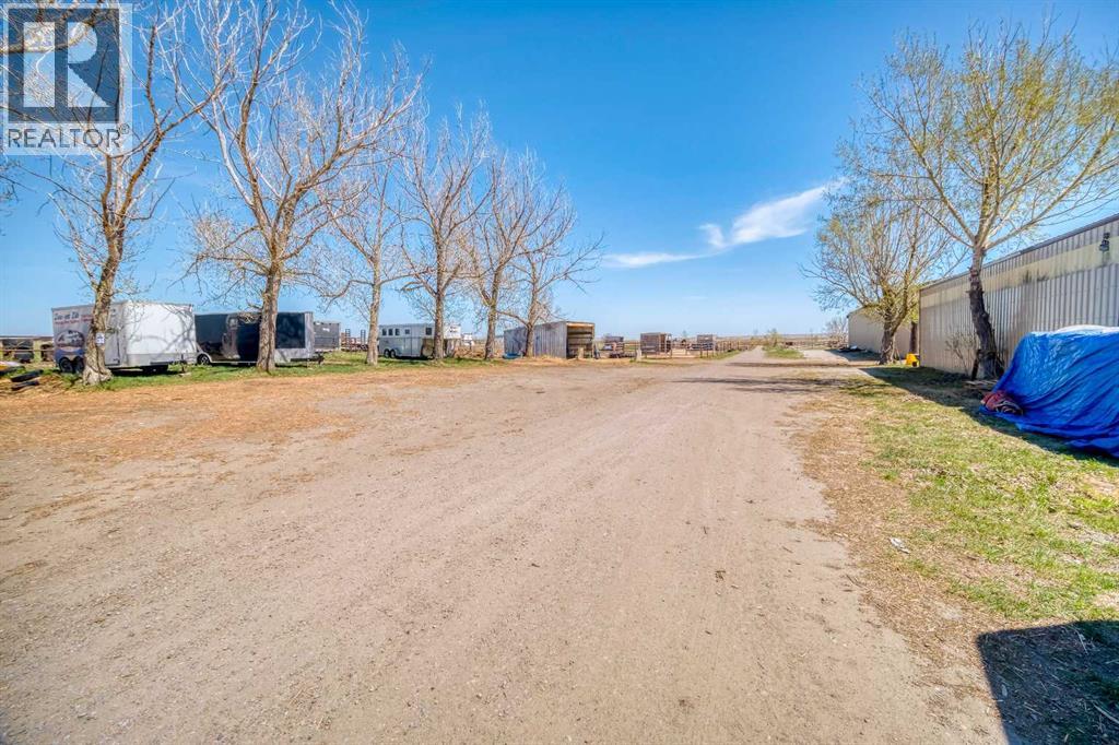354142 48 Street E Property Photo 10
