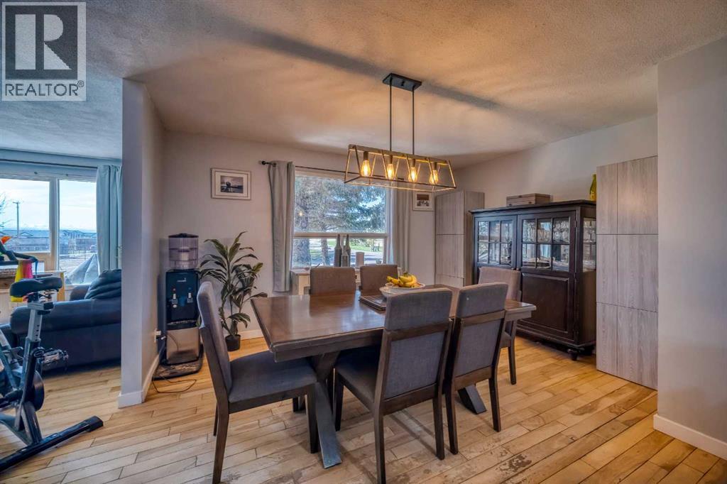 354142 48 Street E Property Photo 28