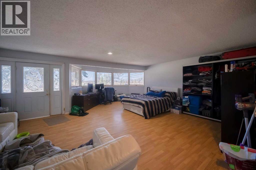 354142 48 Street E Property Photo 39