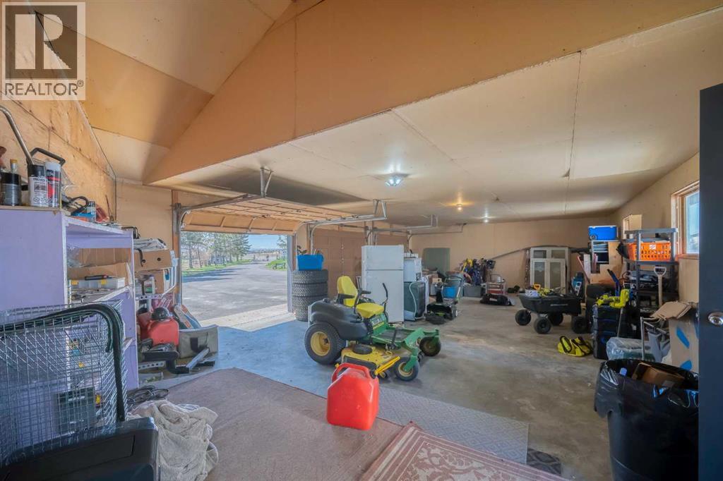 354142 48 Street E Property Photo 41
