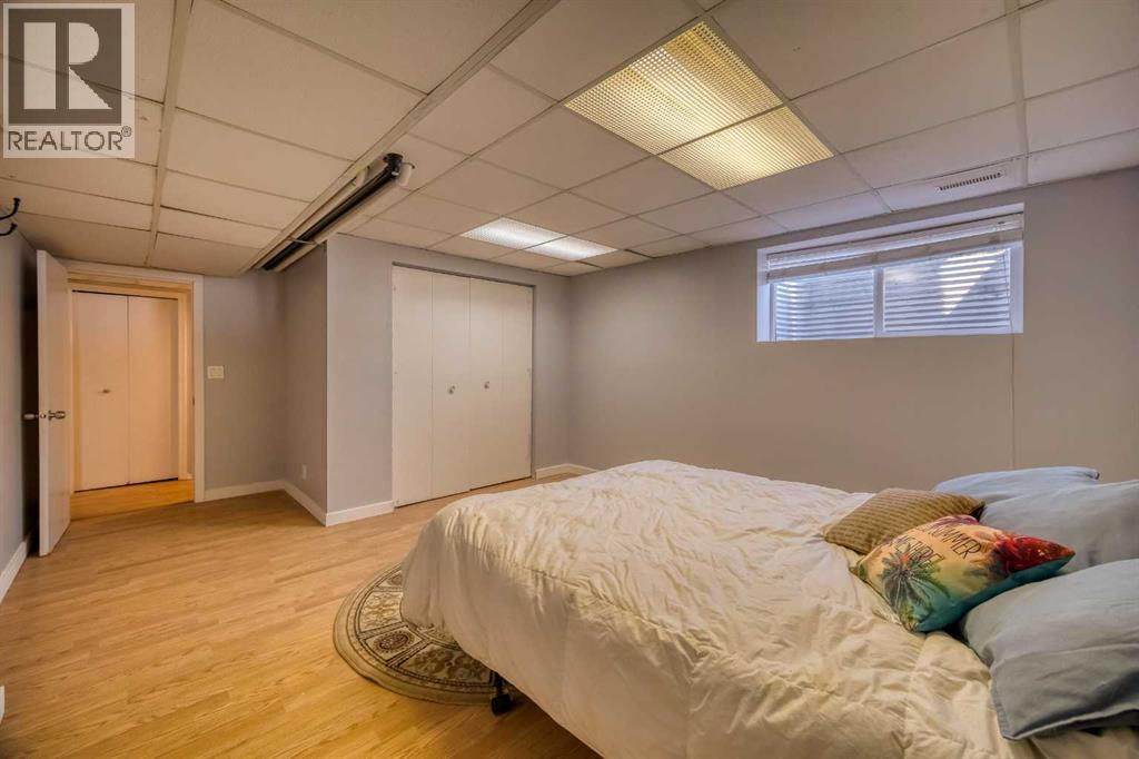 354142 48 Street E Property Photo 45