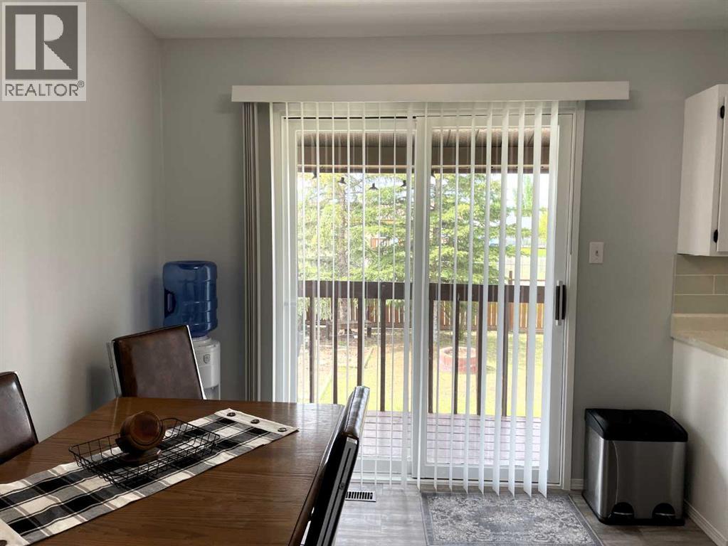 4516 45 Street Property Photo 10