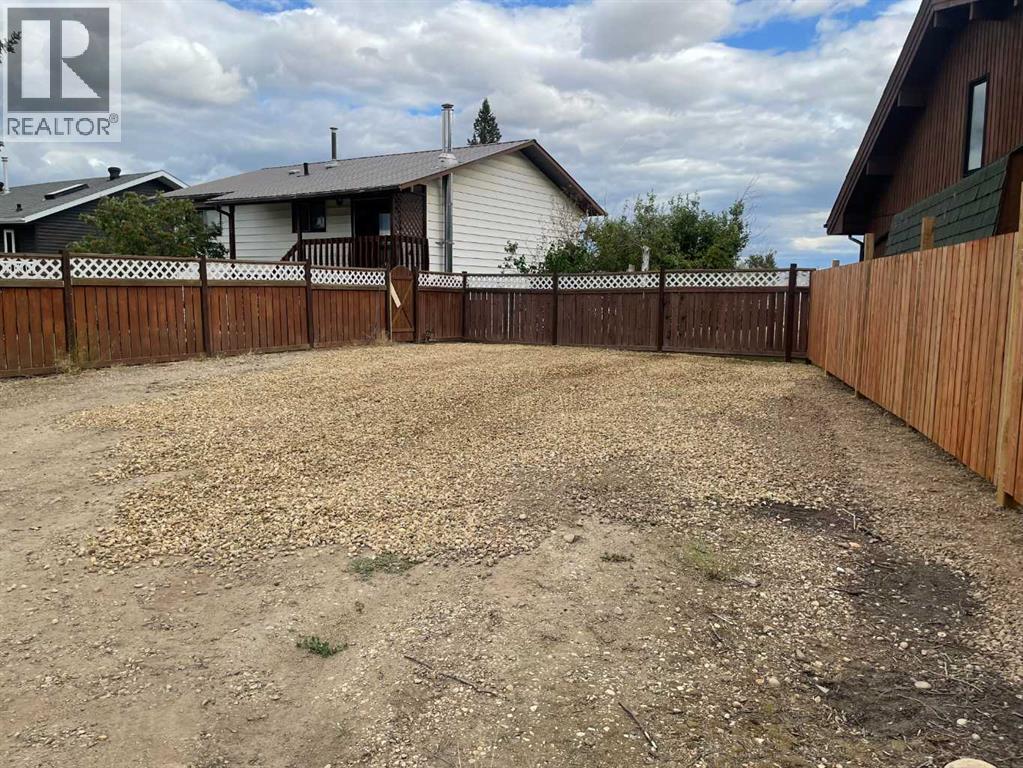 4516 45 Street Property Photo 34