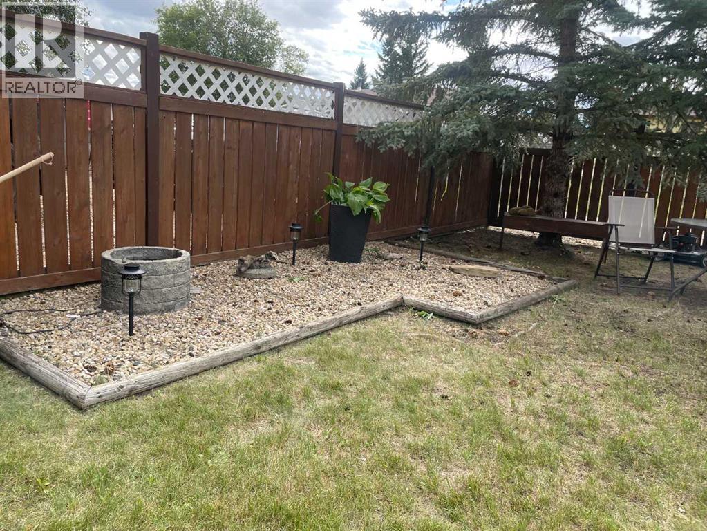 4516 45 Street Property Photo 37