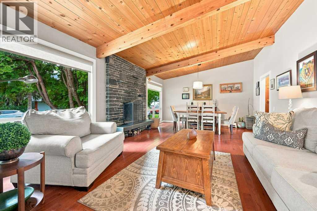 6 Varcourt Place Nw Property Photo 1