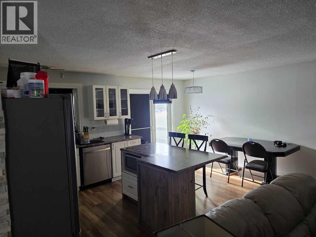 10853 99 Avenue Property Photo 5