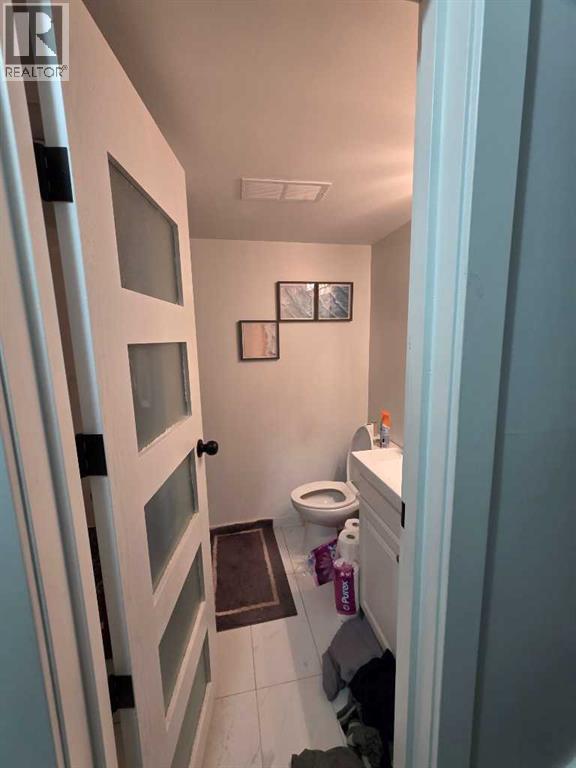 10853 99 Avenue Property Photo 12