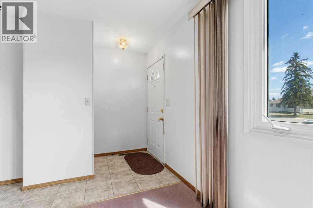 40 Neal Close Property Photo 6