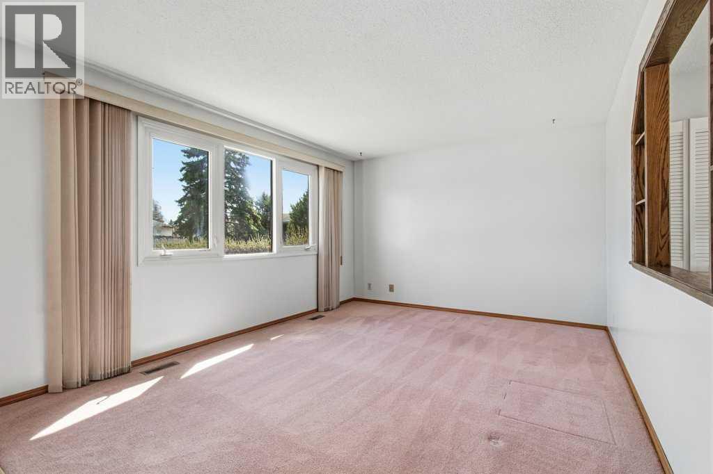 40 Neal Close Property Photo 7
