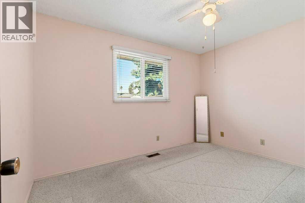 40 Neal Close Property Photo 10