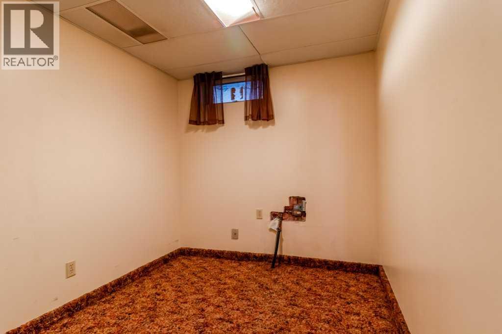 40 Neal Close Property Photo 18
