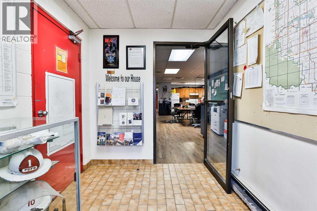 655 Charlotte Street S Property Photo 11