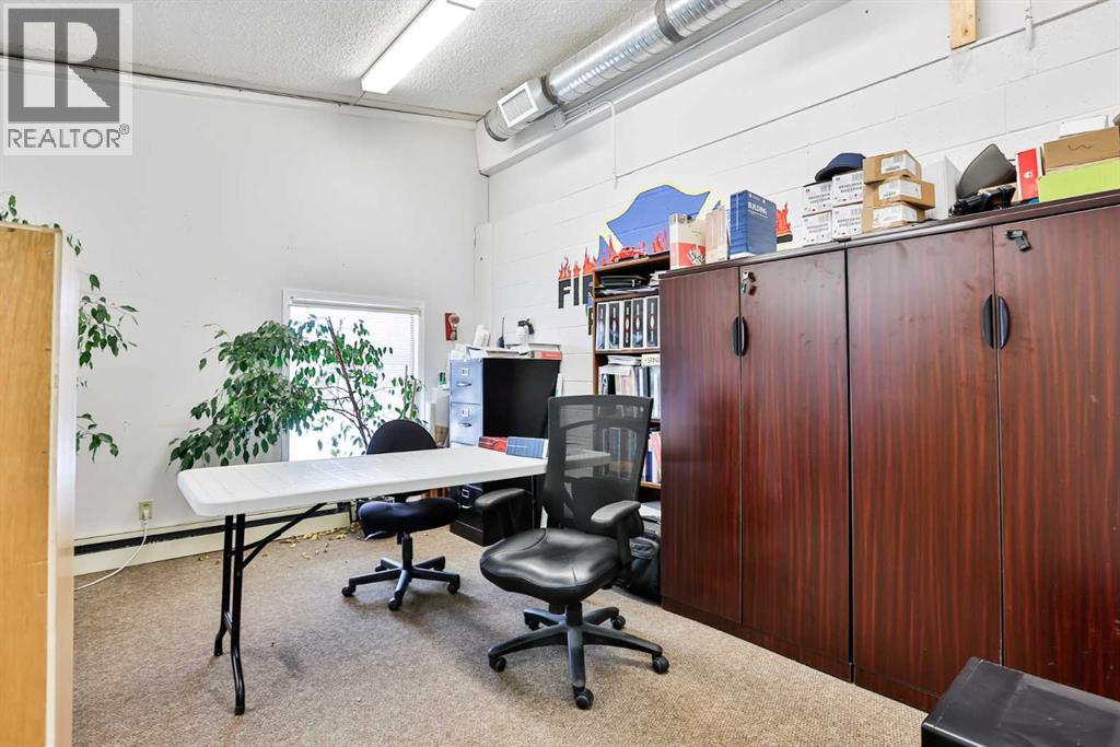 655 Charlotte Street S Property Photo 20