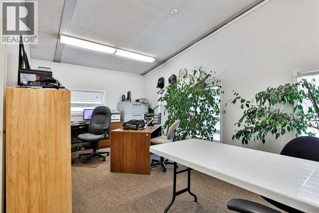 655 Charlotte Street S Property Photo 21