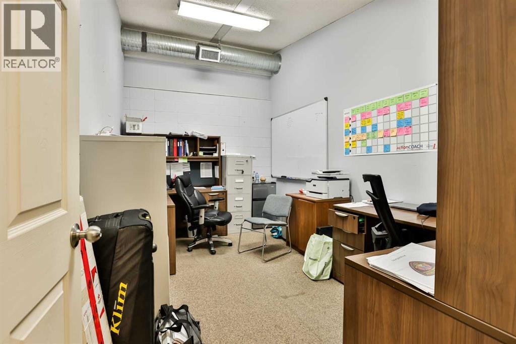 655 Charlotte Street S Property Photo 23