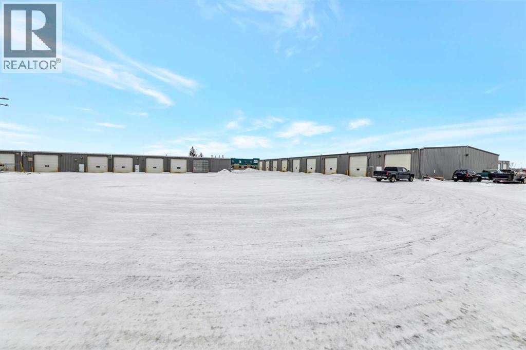 5202 65 Street Property Photo 6