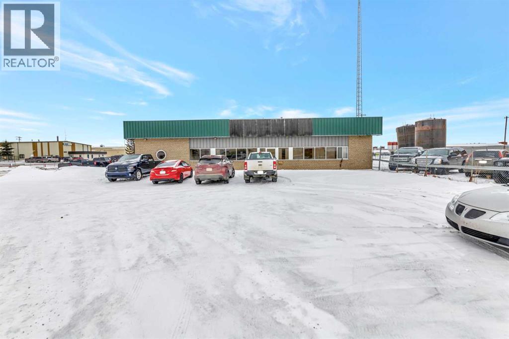 5202 65 Street Property Photo 9