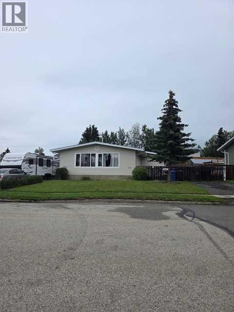 10850 98 Ave Property Photo 2