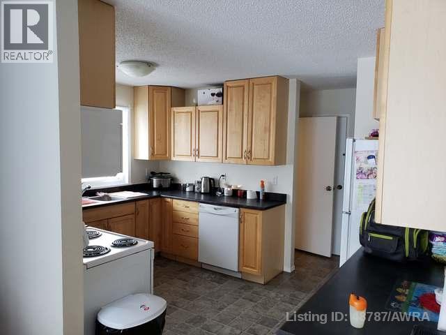 10850 98 Ave Property Photo 6