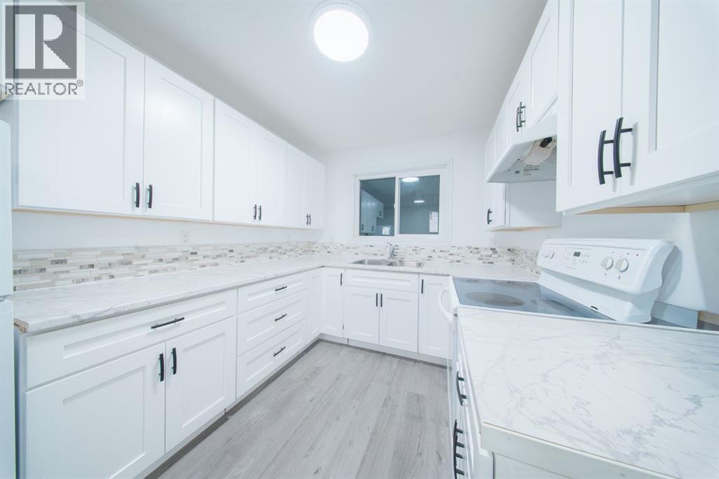 5402 54 Avenue Property Photo 3