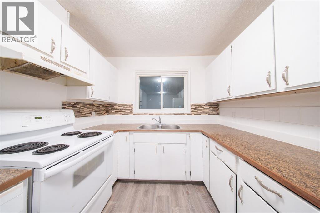 5402 54 Avenue Property Photo 24
