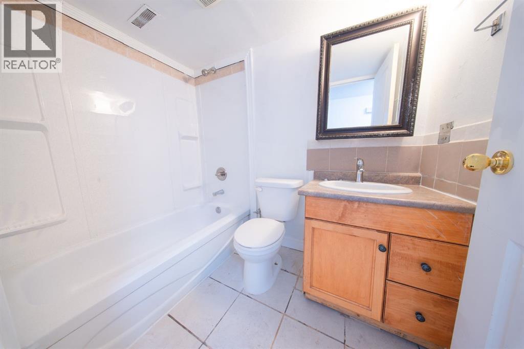 5402 54 Avenue Property Photo 25