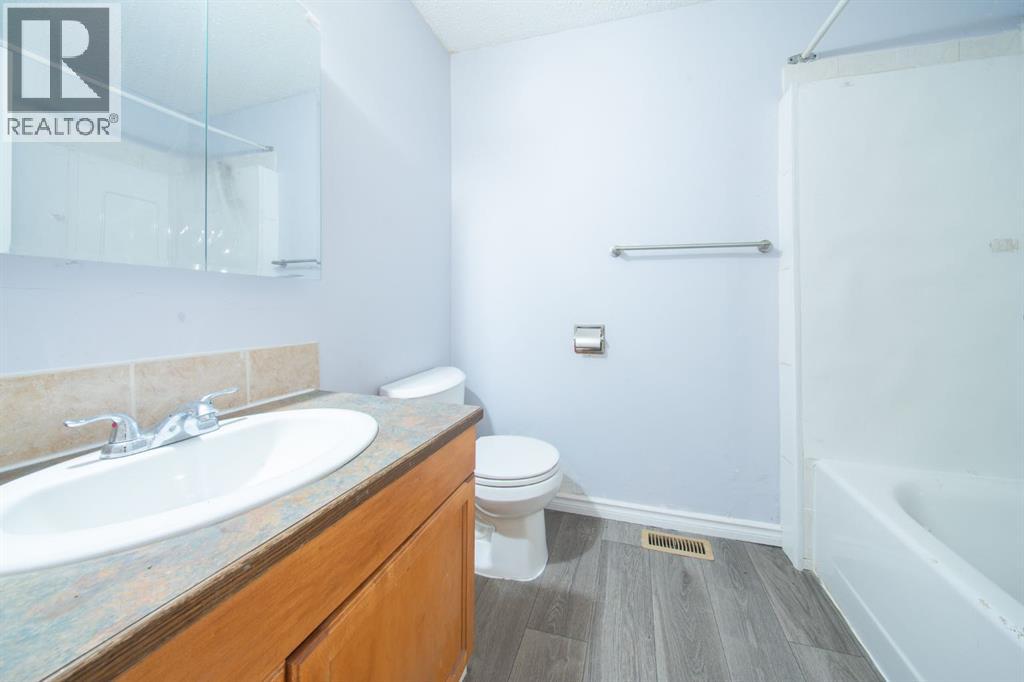 5402 54 Avenue Property Photo 27