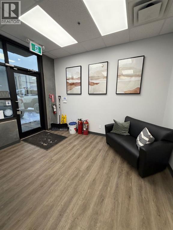 400 Mackenzie Boulevard Property Photo 4