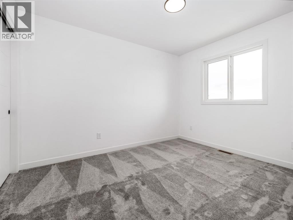 114 Miners Road W Property Photo 20