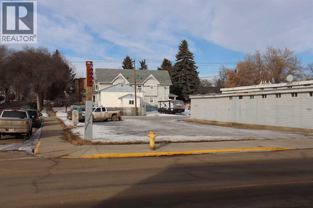 5302 50 Street Property Photo 1