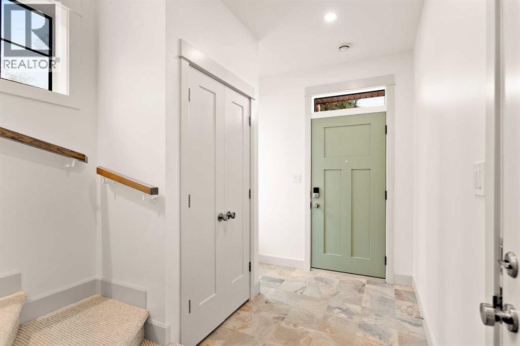 5024 48 Street Property Photo 9
