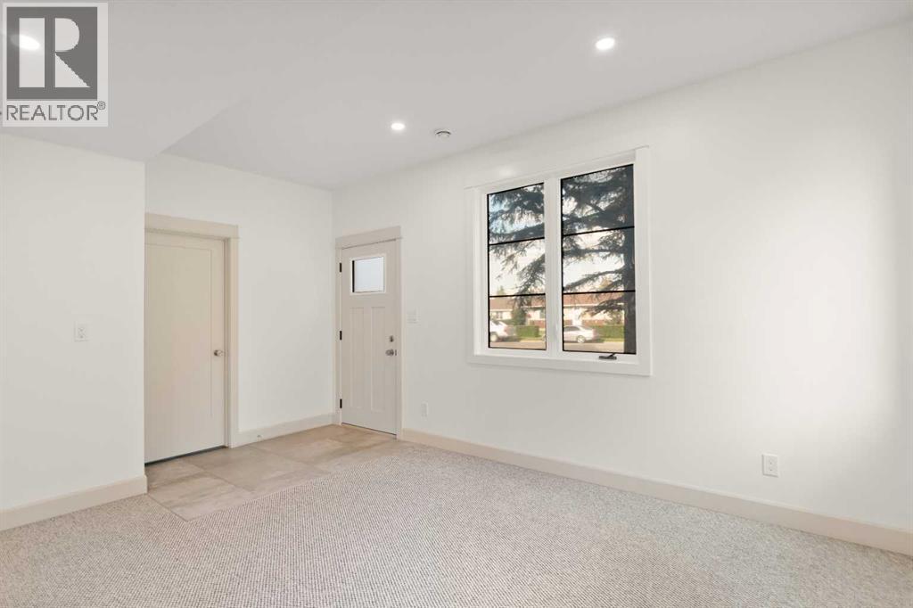5024 48 Street Property Photo 15