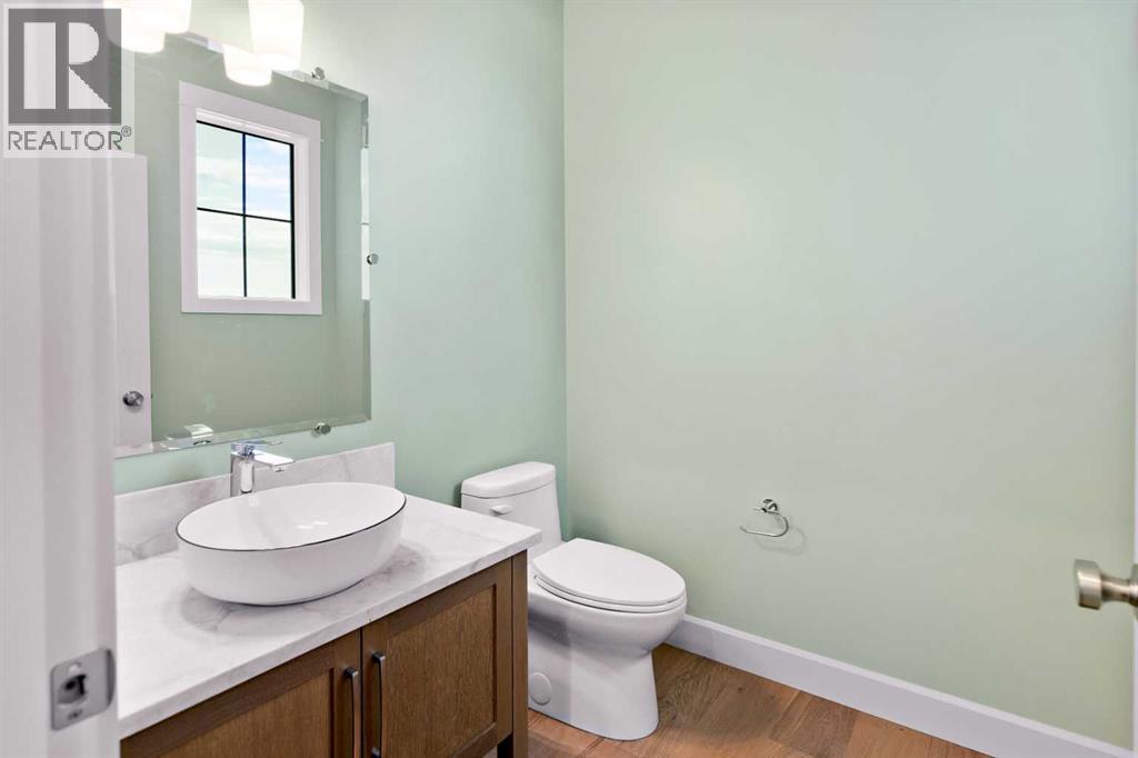 5024 48 Street Property Photo 16