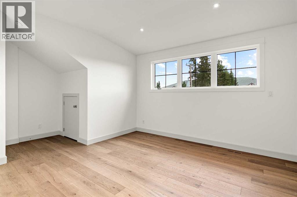 5024 48 Street Property Photo 35