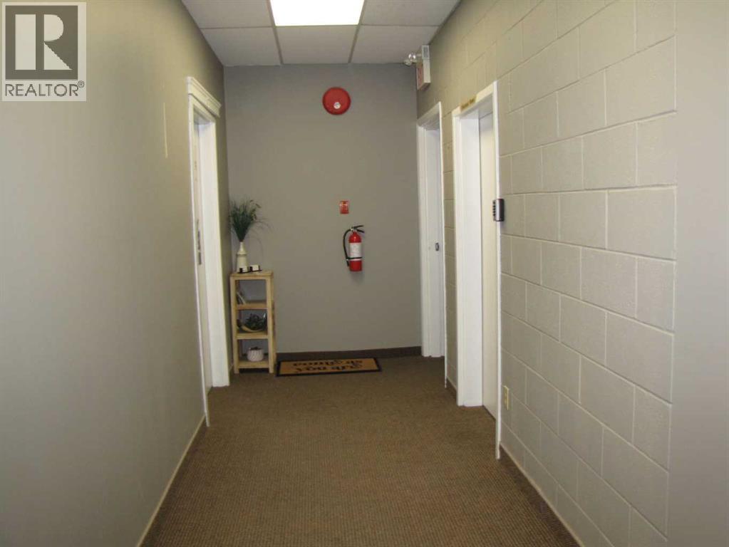 4924 48 Avenue Property Photo 5