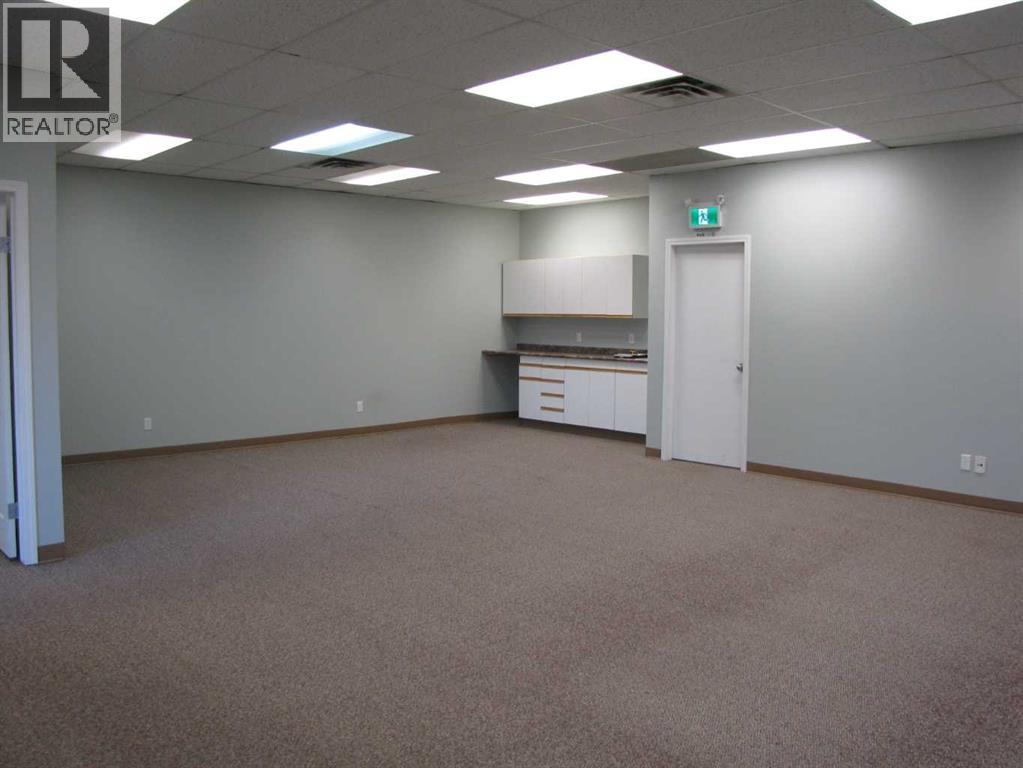 4924 48 Avenue Property Photo 17