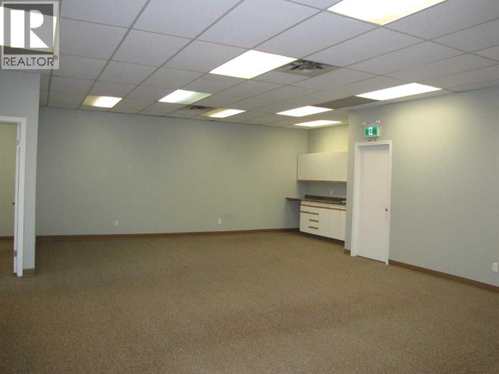 4924 48 Avenue Property Photo 18